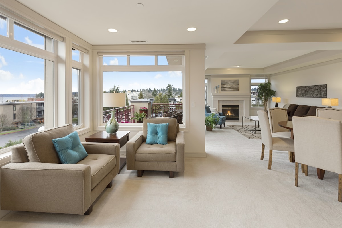 Furniture showroom and layout guide